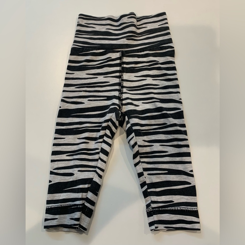 6/$20 H&M Black and Gray zebra print baby Leggings